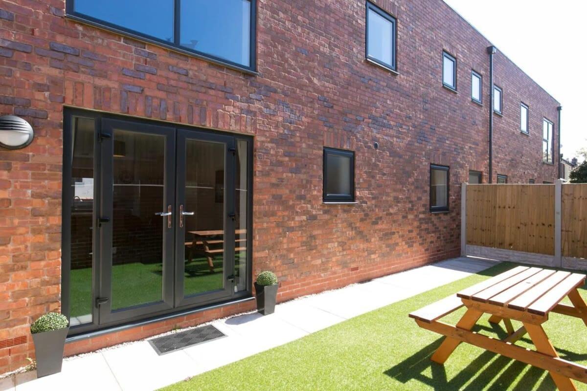 Stunning 2 Bedroom Apartment In Wallasey Exterior photo